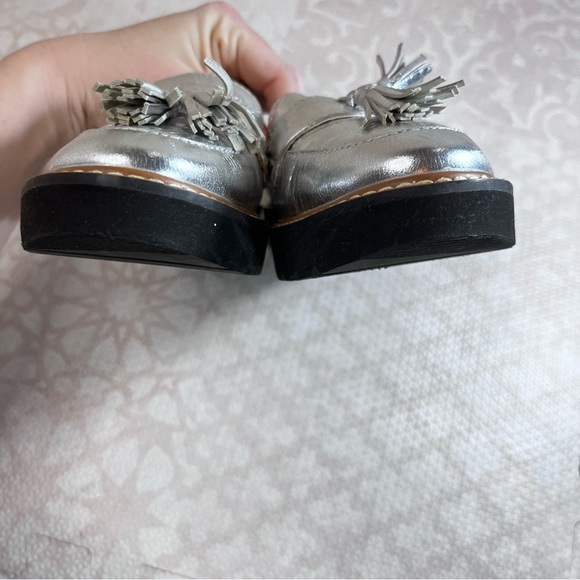 Naturalizer Metallic Silver Tassel August Loafers Preppy Slip-on Women’s Shoe - Picture 3 of 12